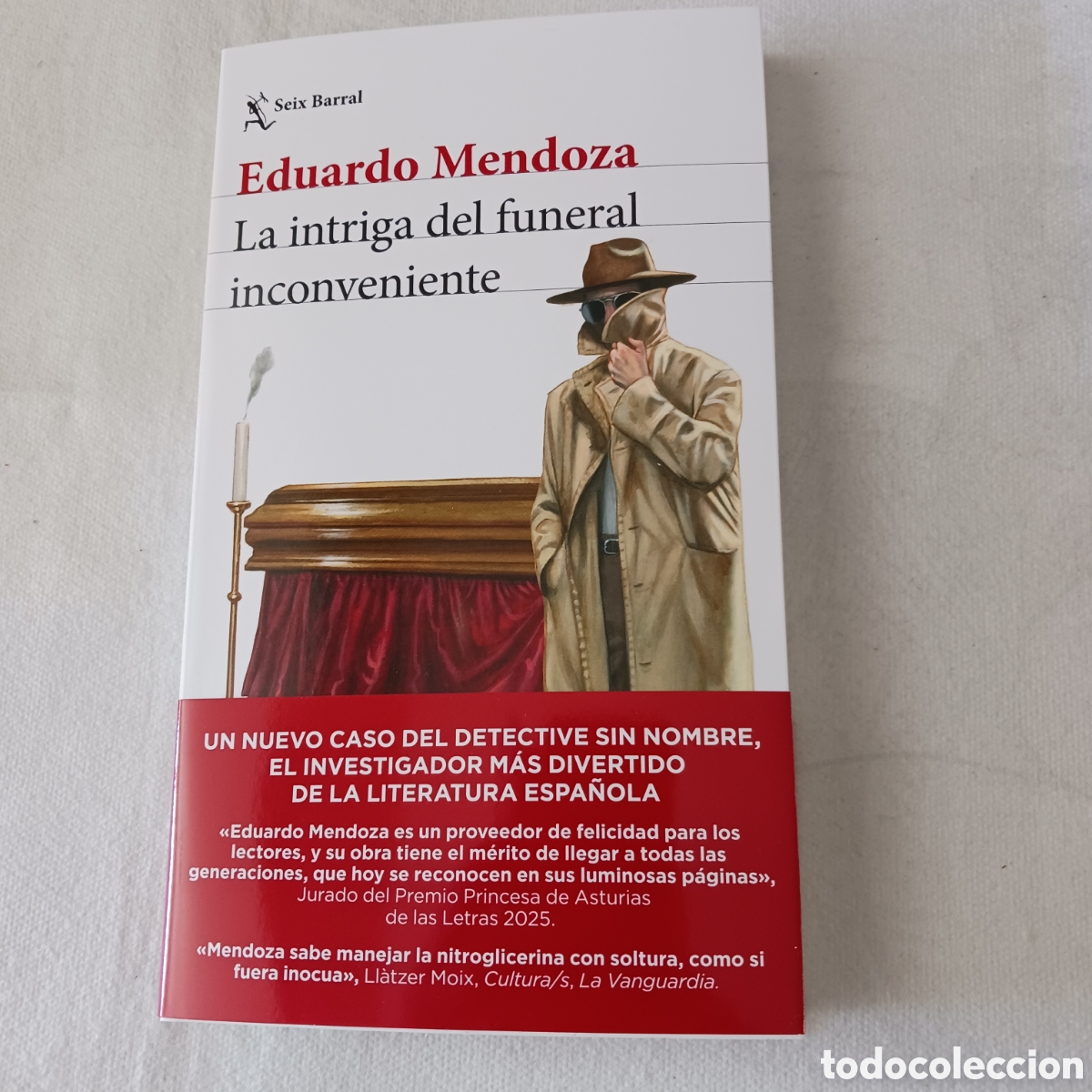Libros de segunda mano: Cronica de un funeral inconvenientede Ricardo Mendoza