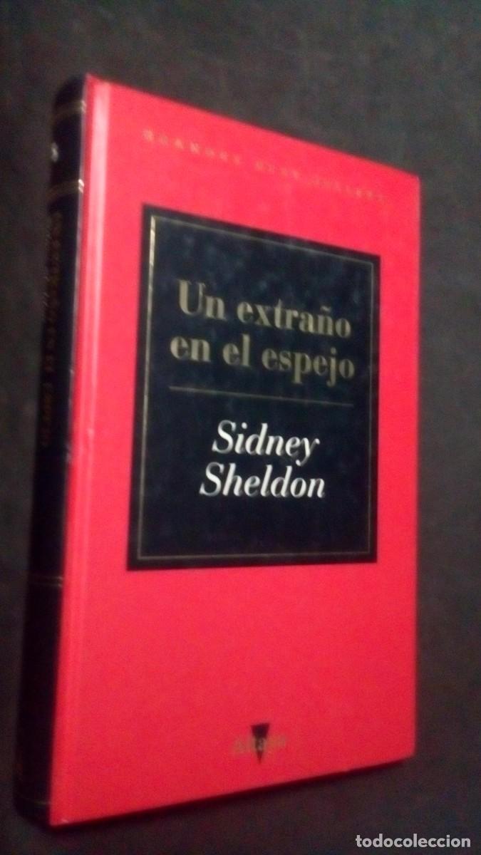 Libros de segunda mano: Un extra&ntilde;o en el espejo - Sidney Sheldon; Altaya-TAPA DURA-COMO NUEVO