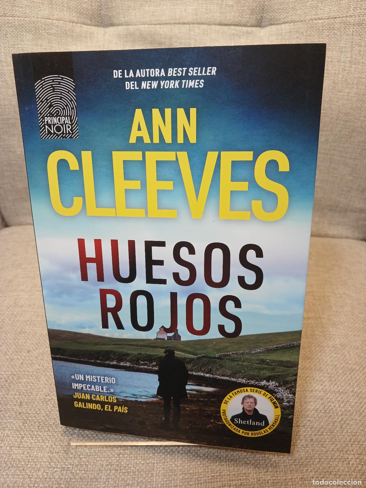 Gebrauchte B&uuml;cher: Huesos rojos - Ann Cleeves