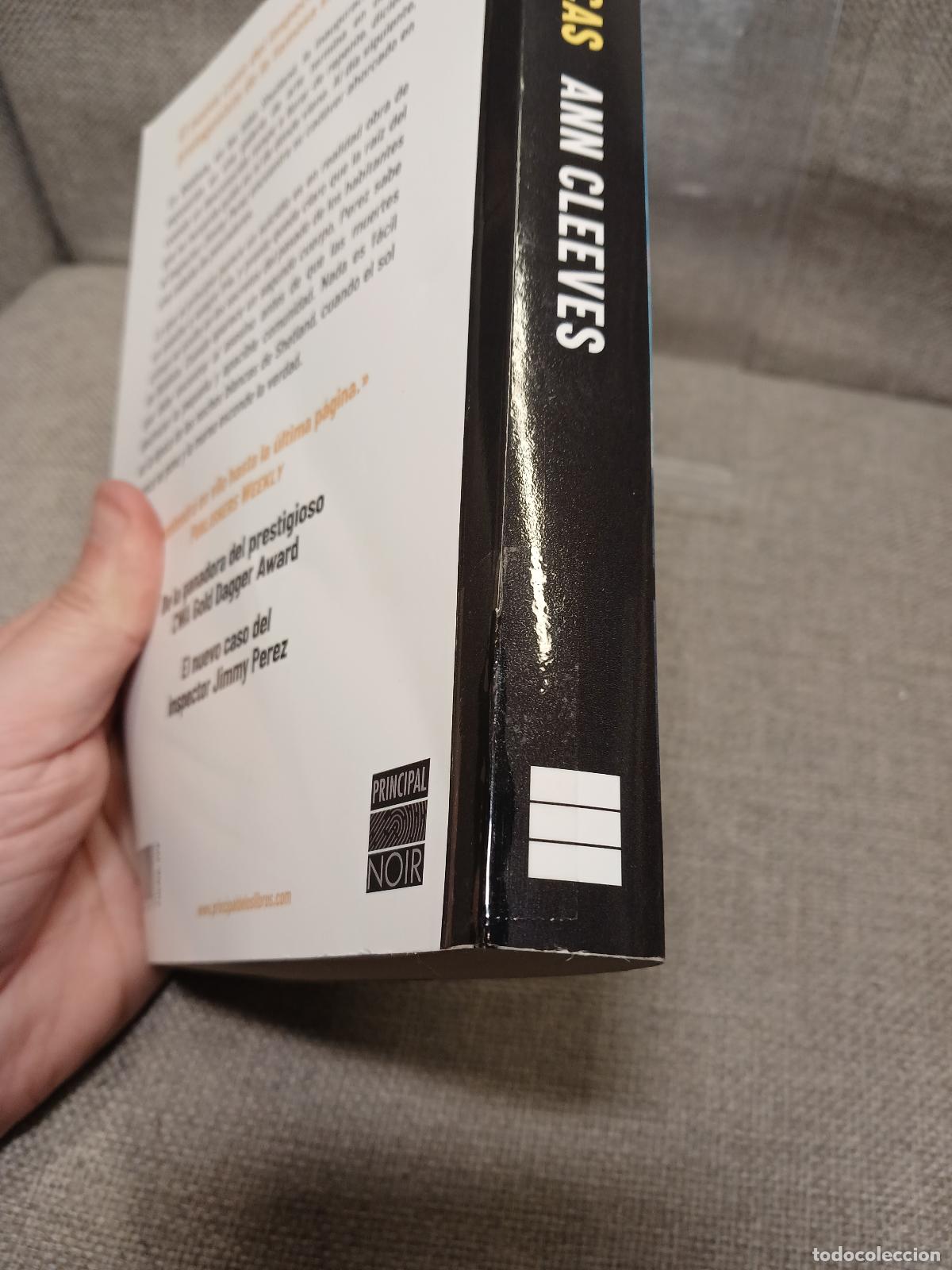 Libros de segunda mano: Noches blancas - ANN. CLEEVES - Foto 3