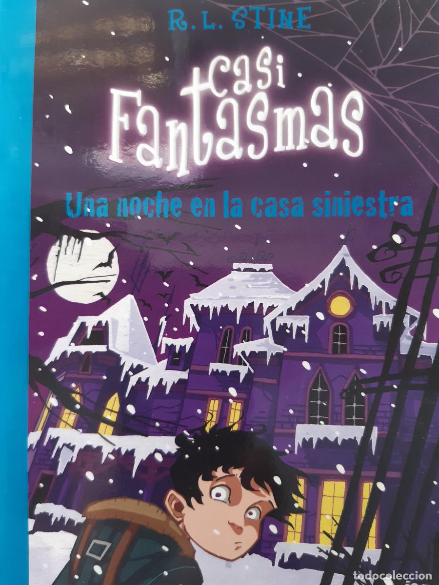 Libros de segunda mano: UNA NOCHE EN LA CASA SINIESTRA CASI FANTASMAS 3 STINE 2005 TERROR JUVENIL