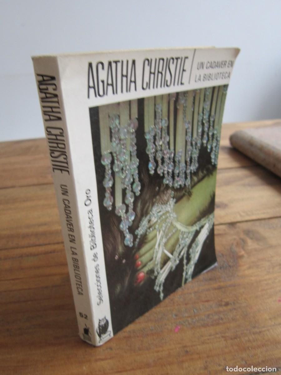 Libros de segunda mano: UN CADAVER EN LA BIBLIOTECA. Agatha Christie. Selecciones Biblioteca Oro 52 Molino 1983