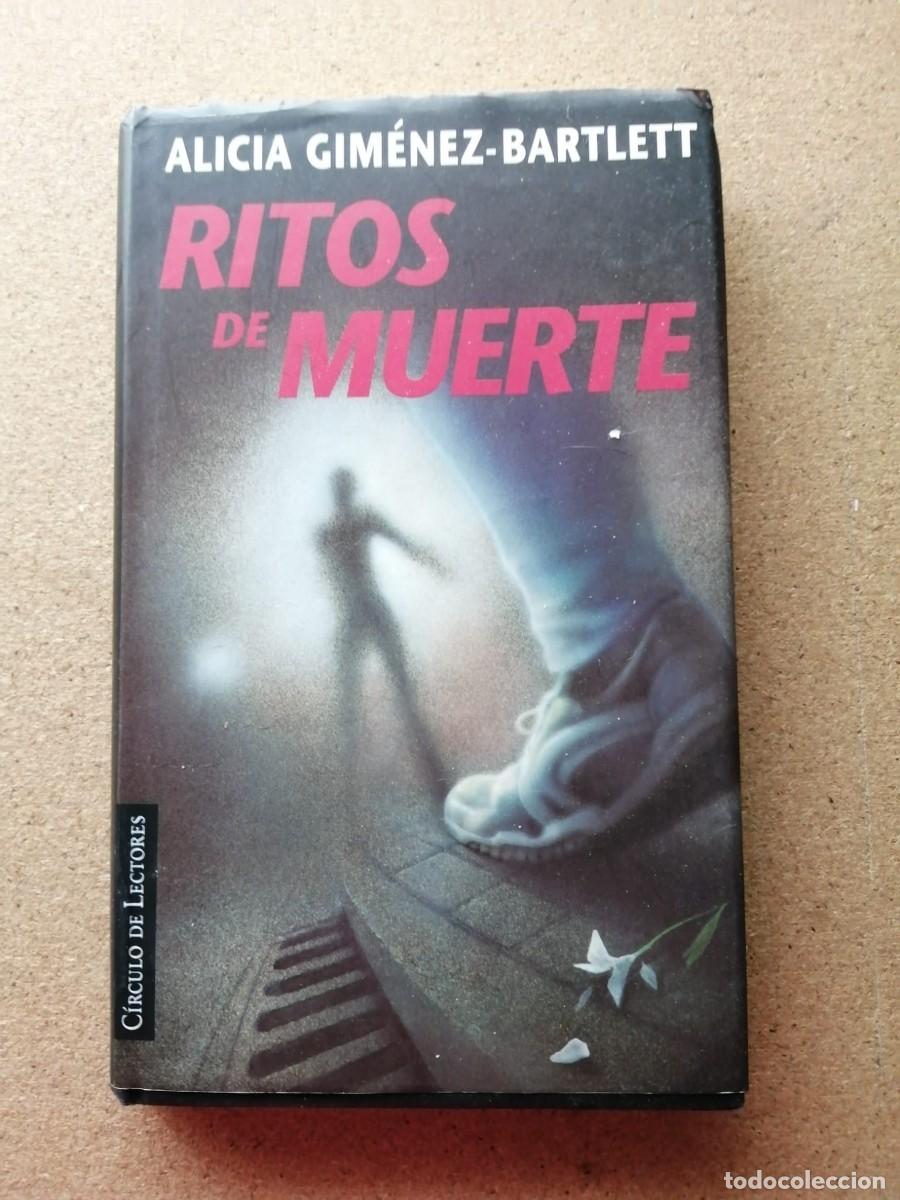 Libros de segunda mano: RITOS DE MUERTE (ALICIA GIMENEZ BARTLETT)