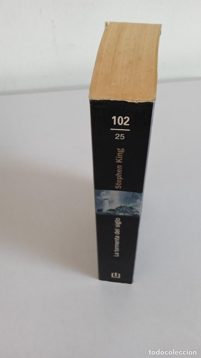 Libros de segunda mano: STEPHEN KING La tormenta del siglo - Foto 2