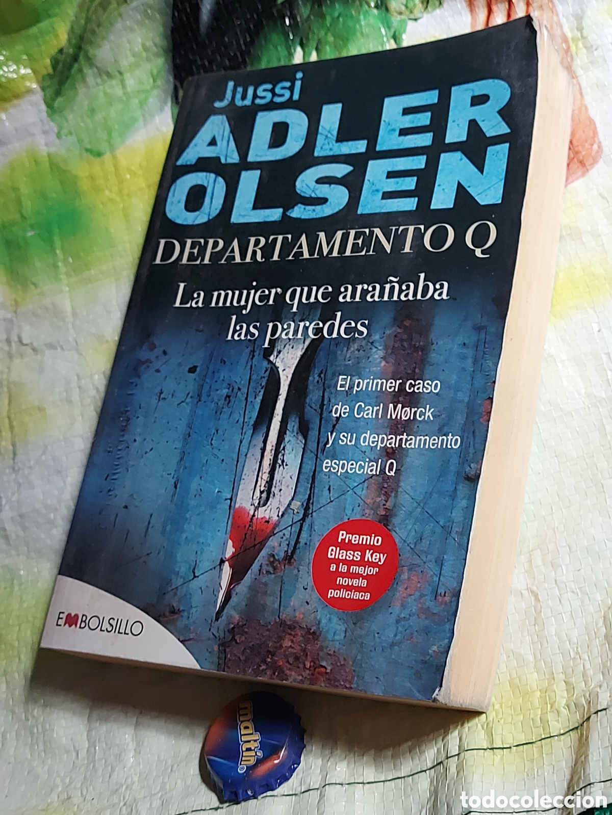 Libros de segunda mano: LA MUJER QUE ARA&Ntilde;ABA LAS PAREDES a&ntilde;o 2011