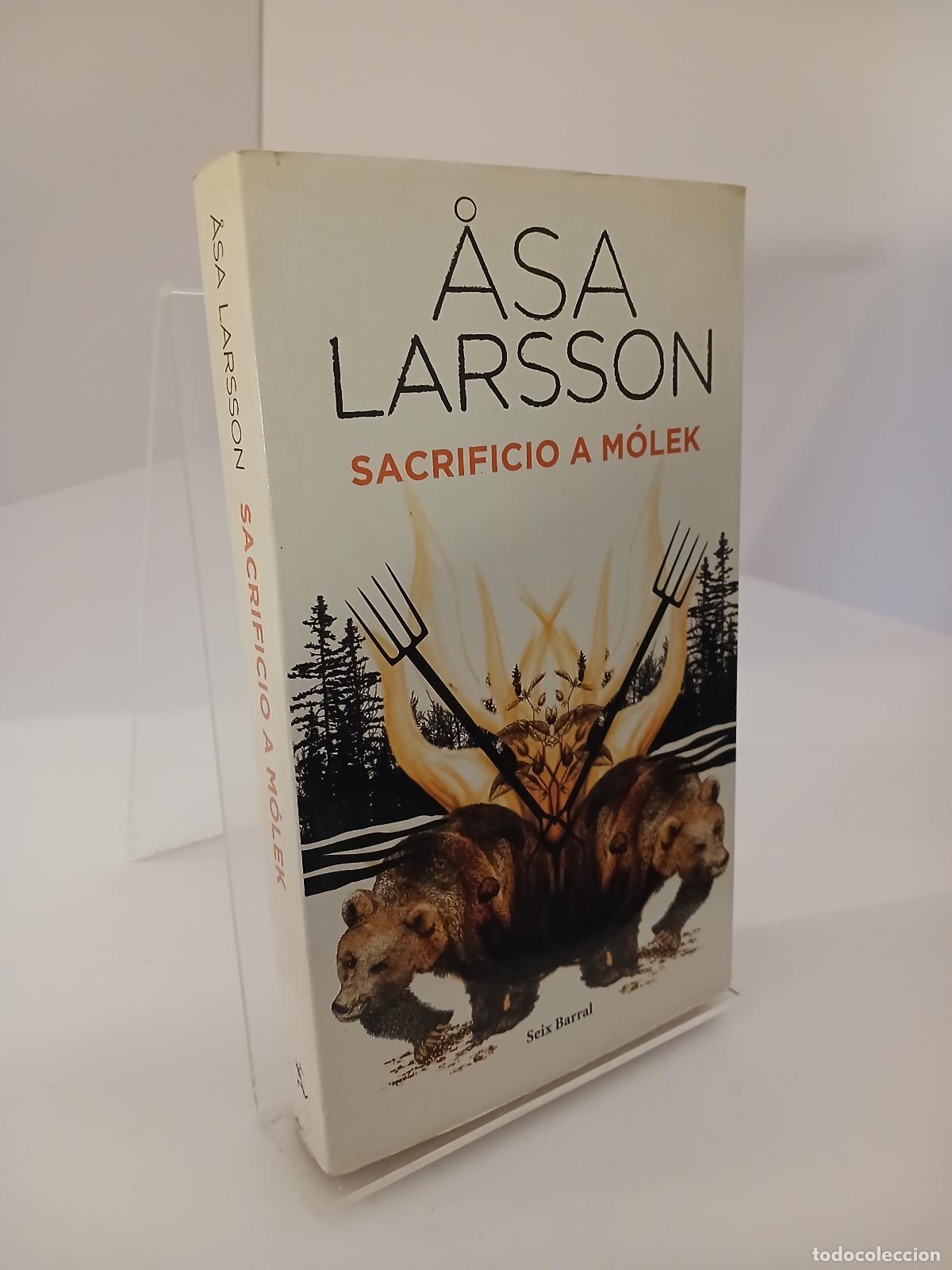 Libros de segunda mano: Sacrificio a M&oacute;lek - &Aring;sa Larsson