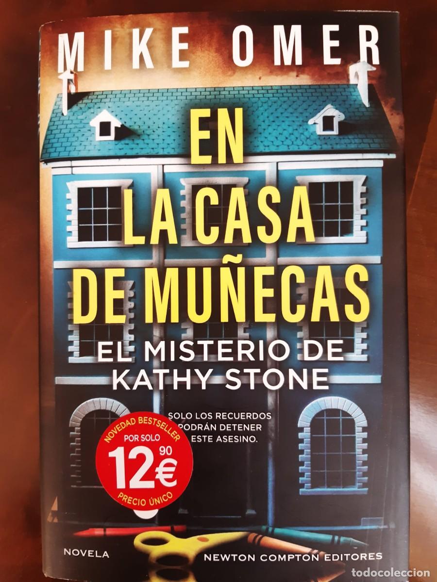 Libri di seconda mano: EN LA CASA DE MU&Ntilde;ECAS. Mike Omer