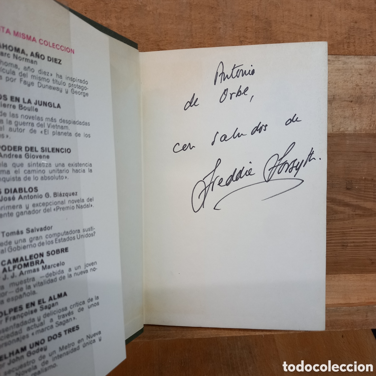 Libros de segunda mano: Los perros de la guerra. Frederick Forsyth. FIRMADO POR EL AUTOR. Primera edici&oacute;n.