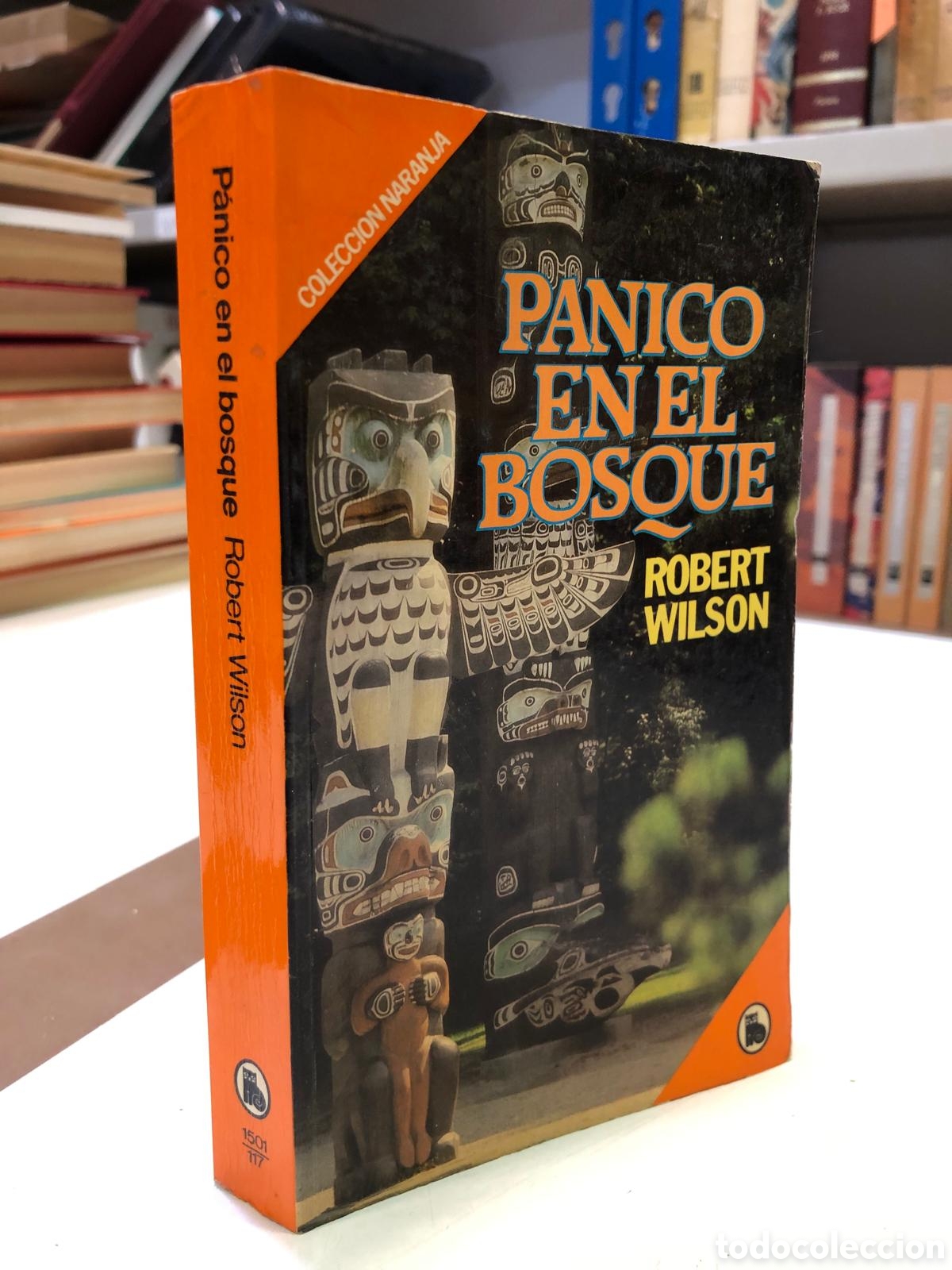 Libros de segunda mano: P&aacute;nico en el bosque - Robert Wilson - Foto 1