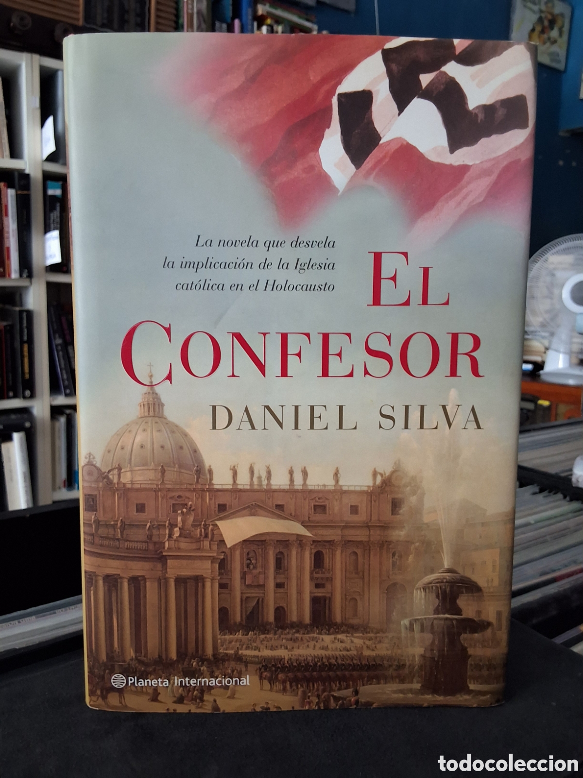 Libros de segunda mano: EL CONFESOR - DANIEL SILVA - IGLESIA CAT&Oacute;LICA - HOLOCAUSTO - NAZIS - THRILLER - ENV&Iacute;O DESDE 1,95 &euro;