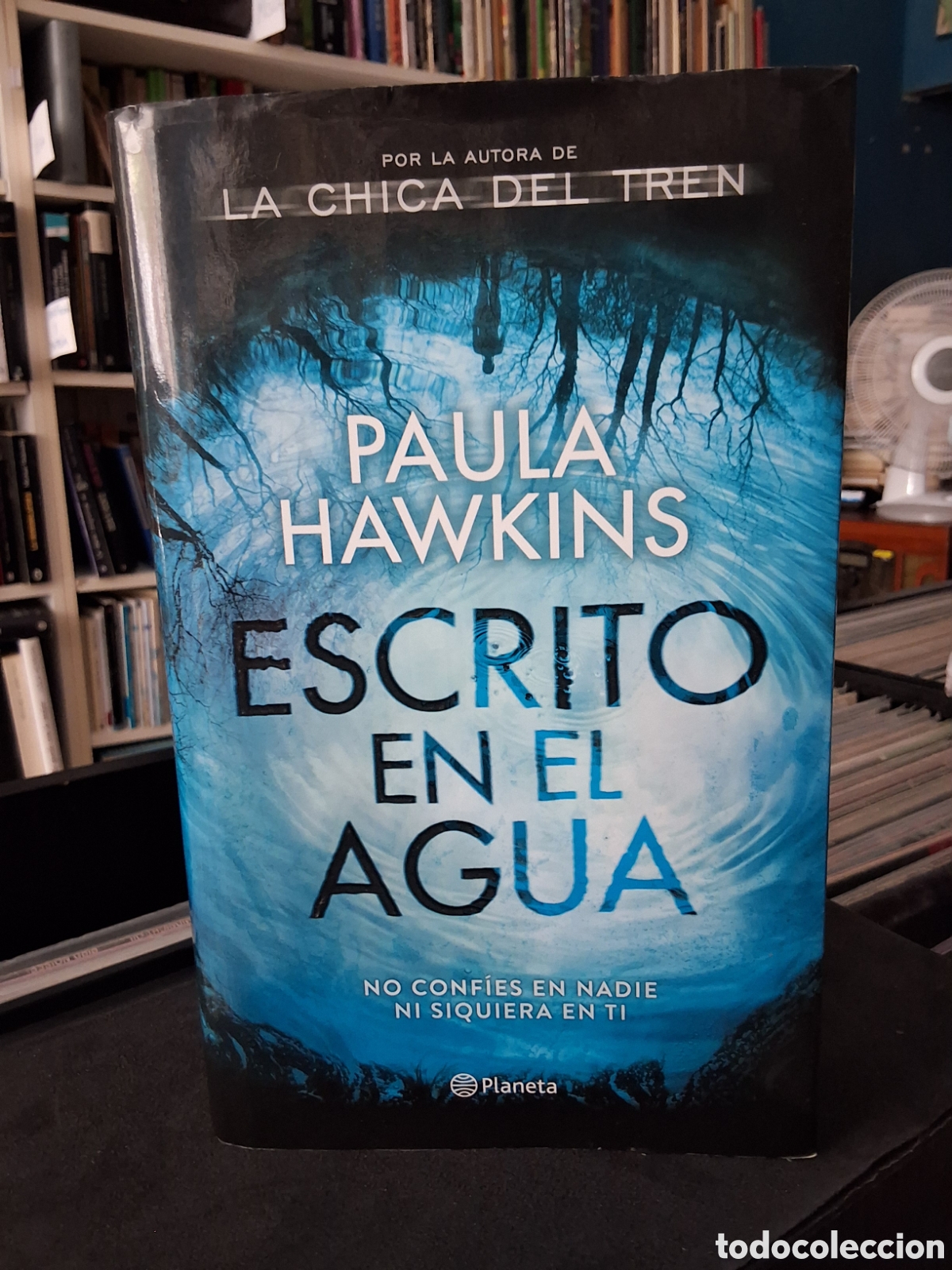 Libros de segunda mano: ESCRITO EN EL AGUA - PAULA HAWKINS - ENV&Iacute;O DESDE 1,95 &euro;