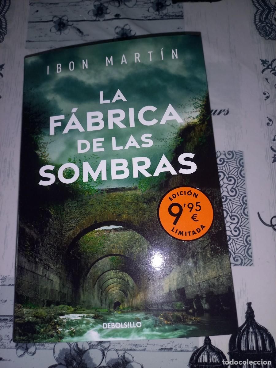 Libros de segunda mano: LA FABRICA DE LAS SOMBRAS - LOS CRIMENES DEL FARO - IBON MARTIN