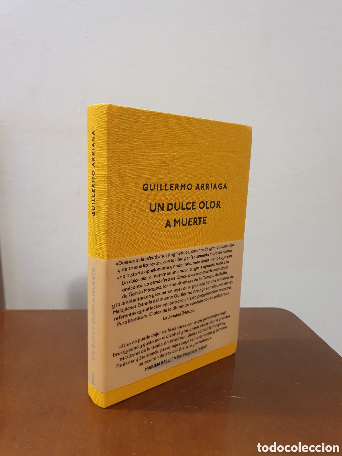Libri di seconda mano: Un dulce olor a muerte. Guillermo Arriaga