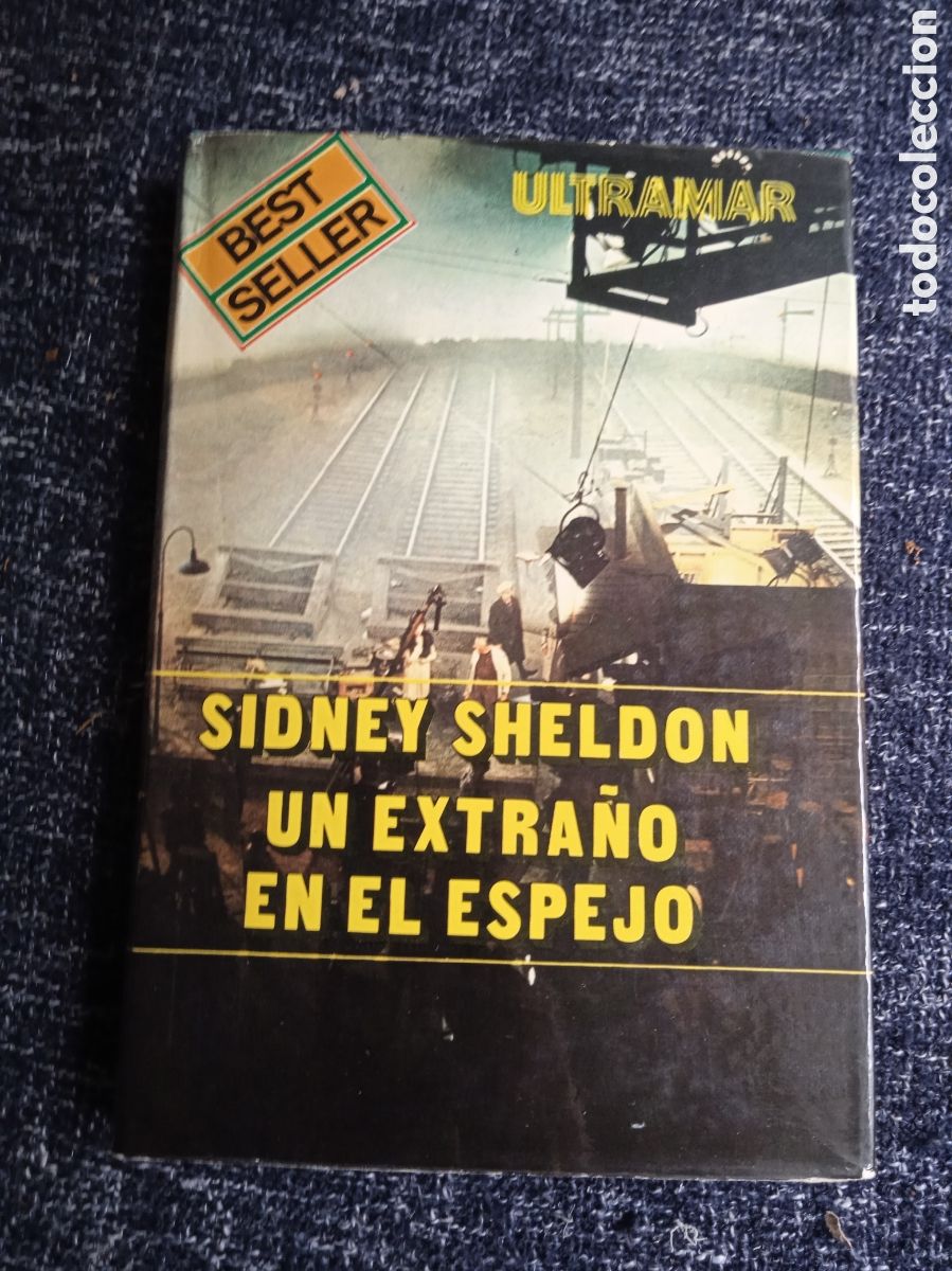 Libros de segunda mano: Un extra&ntilde;o en el espejo / Sidney Sheldon