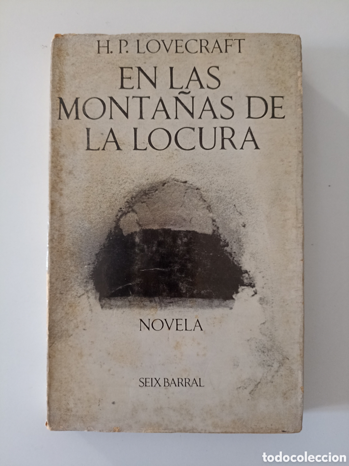 Libros de segunda mano: H. P. Lovecraft - En las monta&ntilde;as de la locura (Seix Barral, 1967). Primera edici&oacute;n