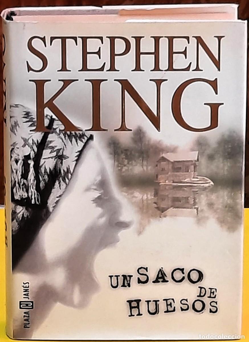 Libros de segunda mano: Un saco de huesos. Stephen King. Plaza Jan&eacute;s. 1&ordf;. edici&oacute;n; noviembre, 1998. Tapa dura.