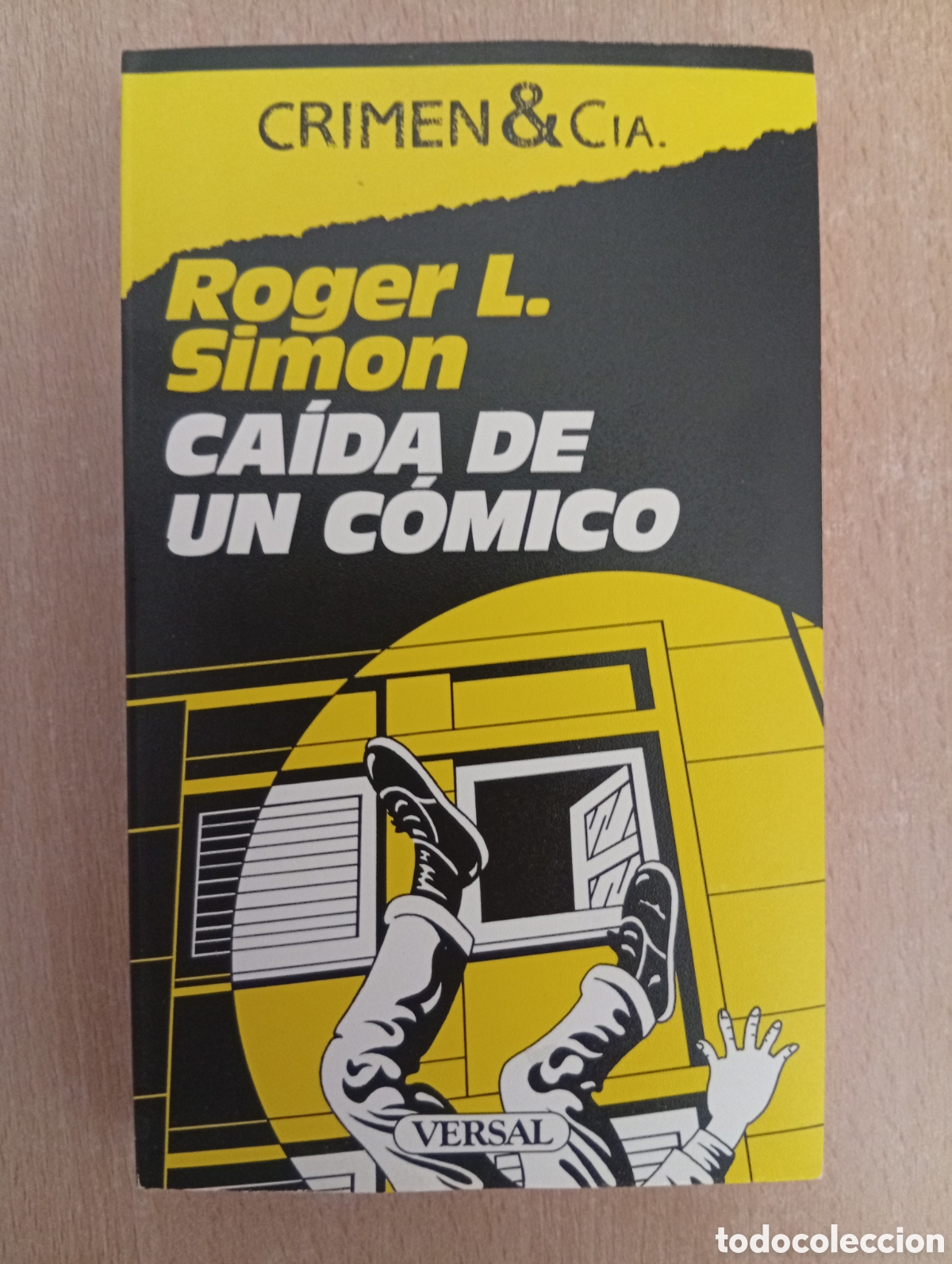 Libros de segunda mano: CA&Iacute;DA DE UN C&Oacute;MICO. Roger L. Simon