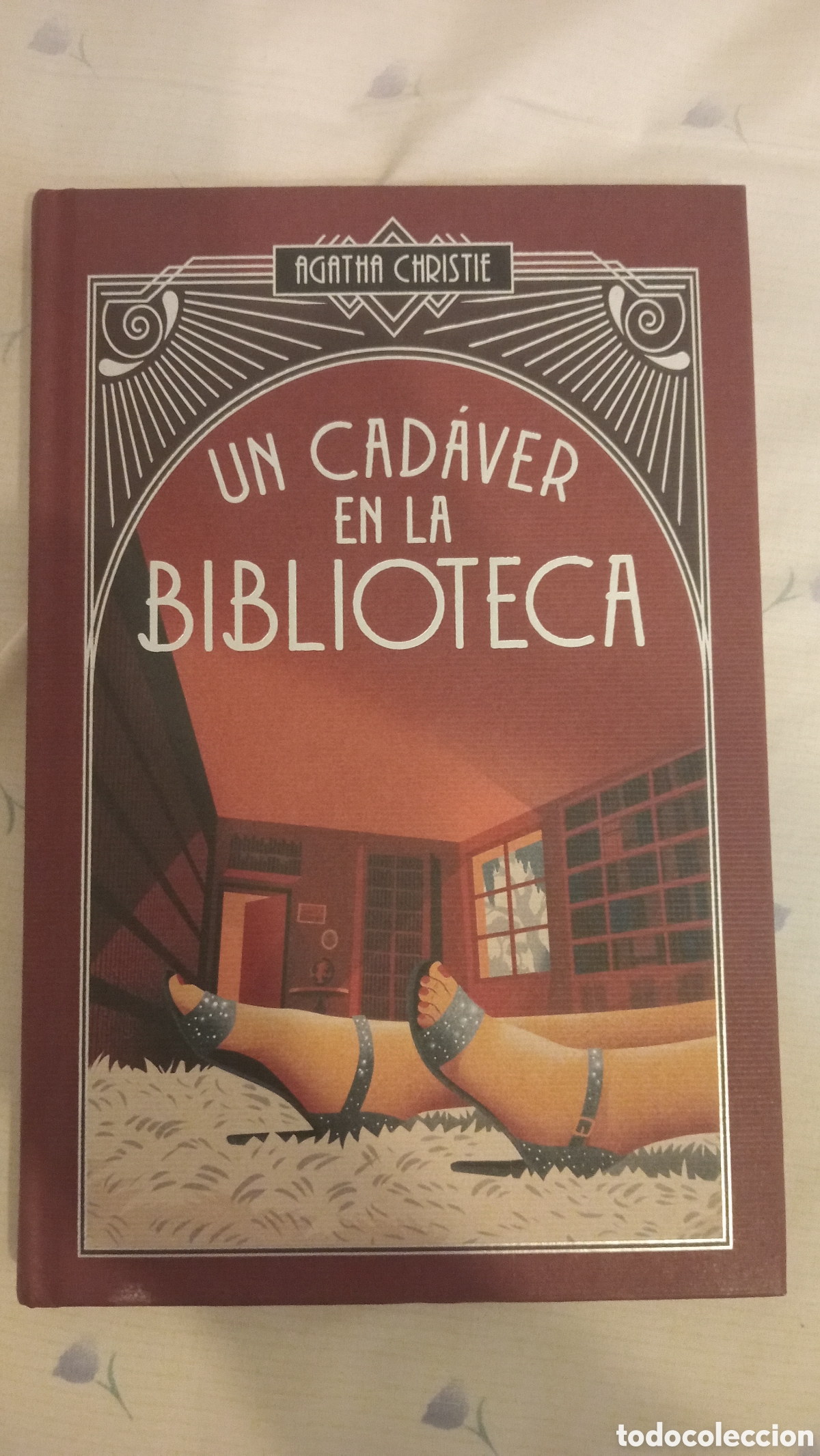 Libros de segunda mano: Un cad&aacute;ver en la biblioteca. Agatha Christie. NUEVO. SIN LEER