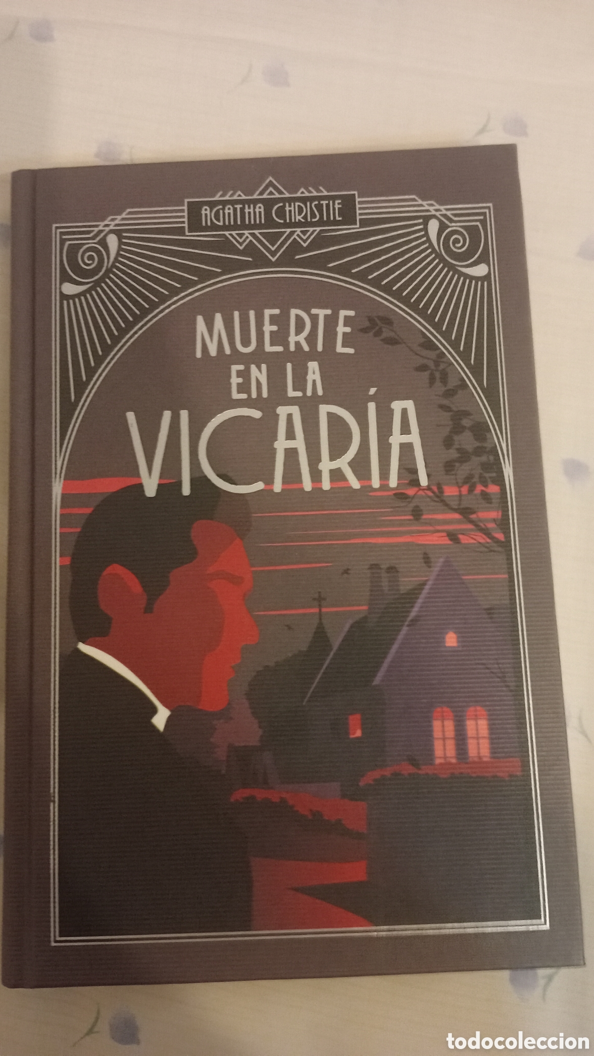 Libros de segunda mano: Muerte en la vicar&iacute;a. Agatha Christie. NUEVO. SIN LEER