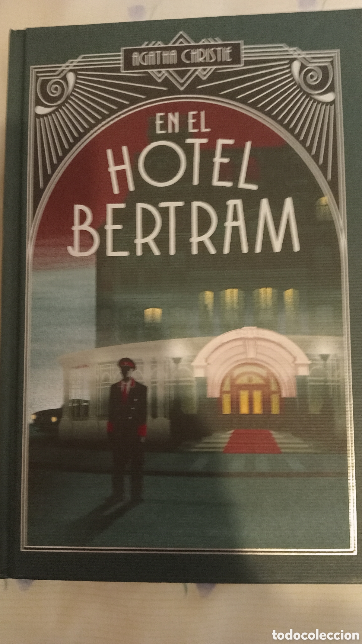 Libros de segunda mano: En el hotel bertram. Agatha Christie. NIEVO. SIN LEER