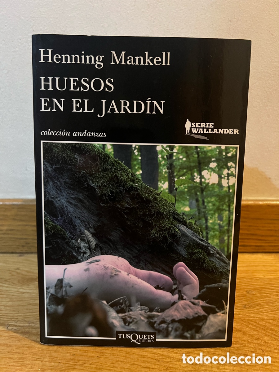 Libros de segunda mano: Henning Mankell HUESOS EN EL JARD&Iacute;N