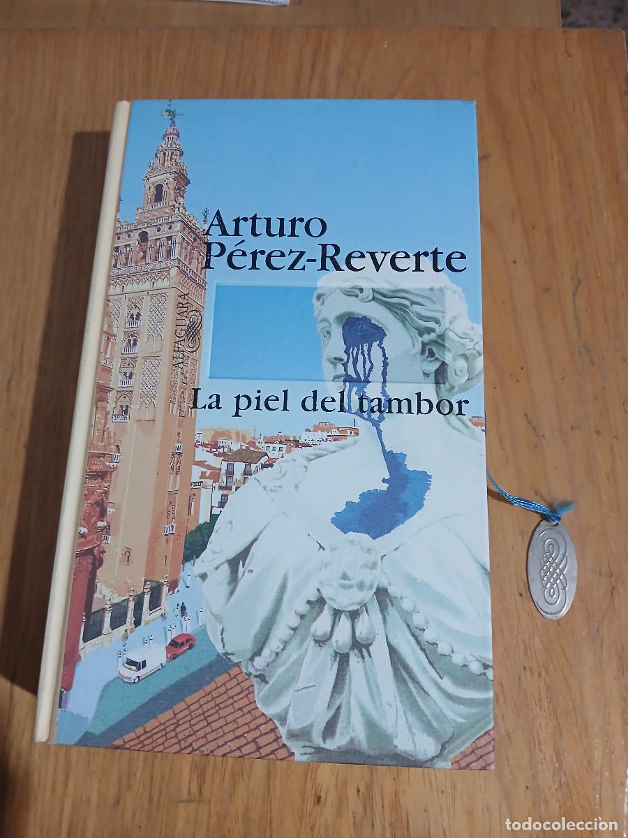 Libros de segunda mano: La piel del tambor (Arturo P&eacute;rez-Reverte) edici&oacute;n coleccionista