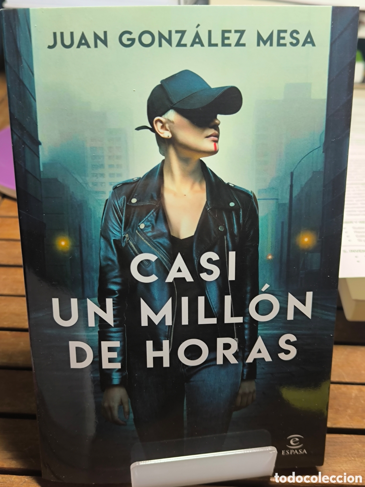 Libros de segunda mano: Casi un mill&oacute;n de horas Juan Gonz&aacute;lez Mesa 2026