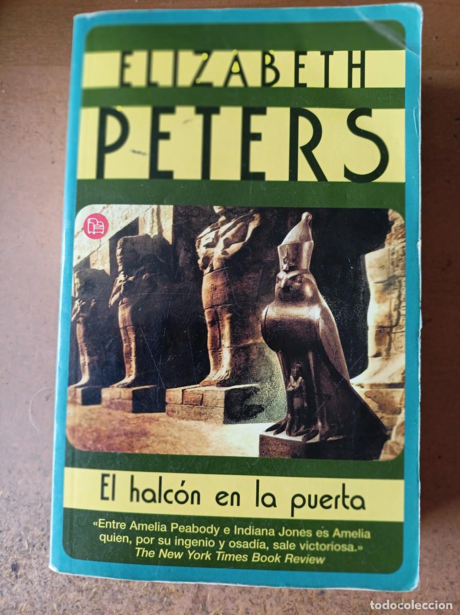Libros de segunda mano: El halc&oacute;n en la puerta - Elizabeth Peters