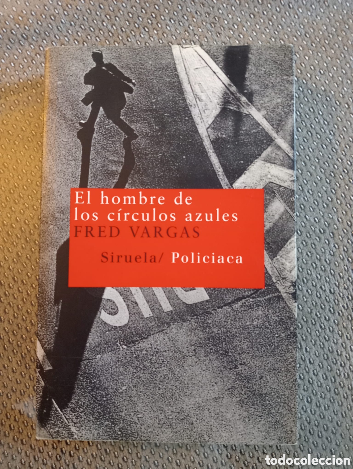 Libros de segunda mano: El hombre de los c&iacute;rculos azules (Comisario Adamsberg 1) / Fred Vargas