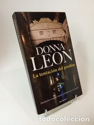 Libros de segunda mano: Donna Leon. La tentaci&oacute;n del perd&oacute;n