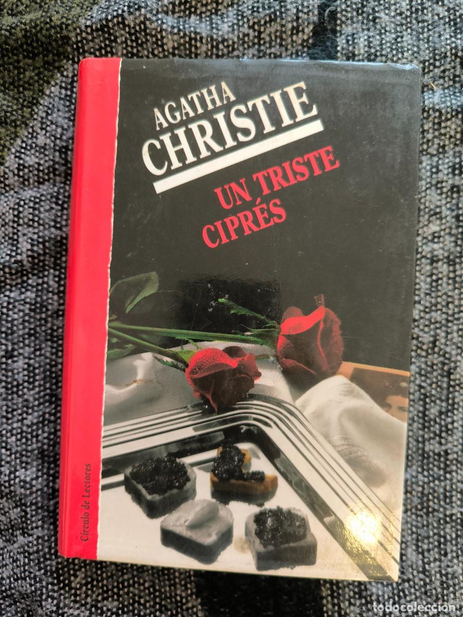 Libros de segunda mano: Un Triste Cipr&eacute;s &ndash; Agatha Christie &middot; Poirot y Un Juicio Por Asesinato