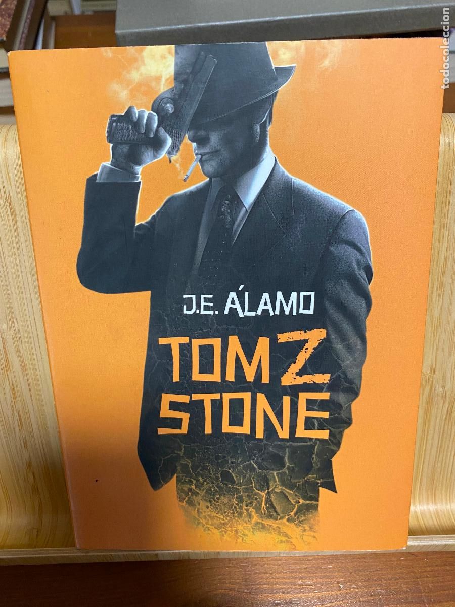 Libros de segunda mano: TOM Z. STONE. J. E. &Aacute;LAMO. EDITORIAL DOLMEN