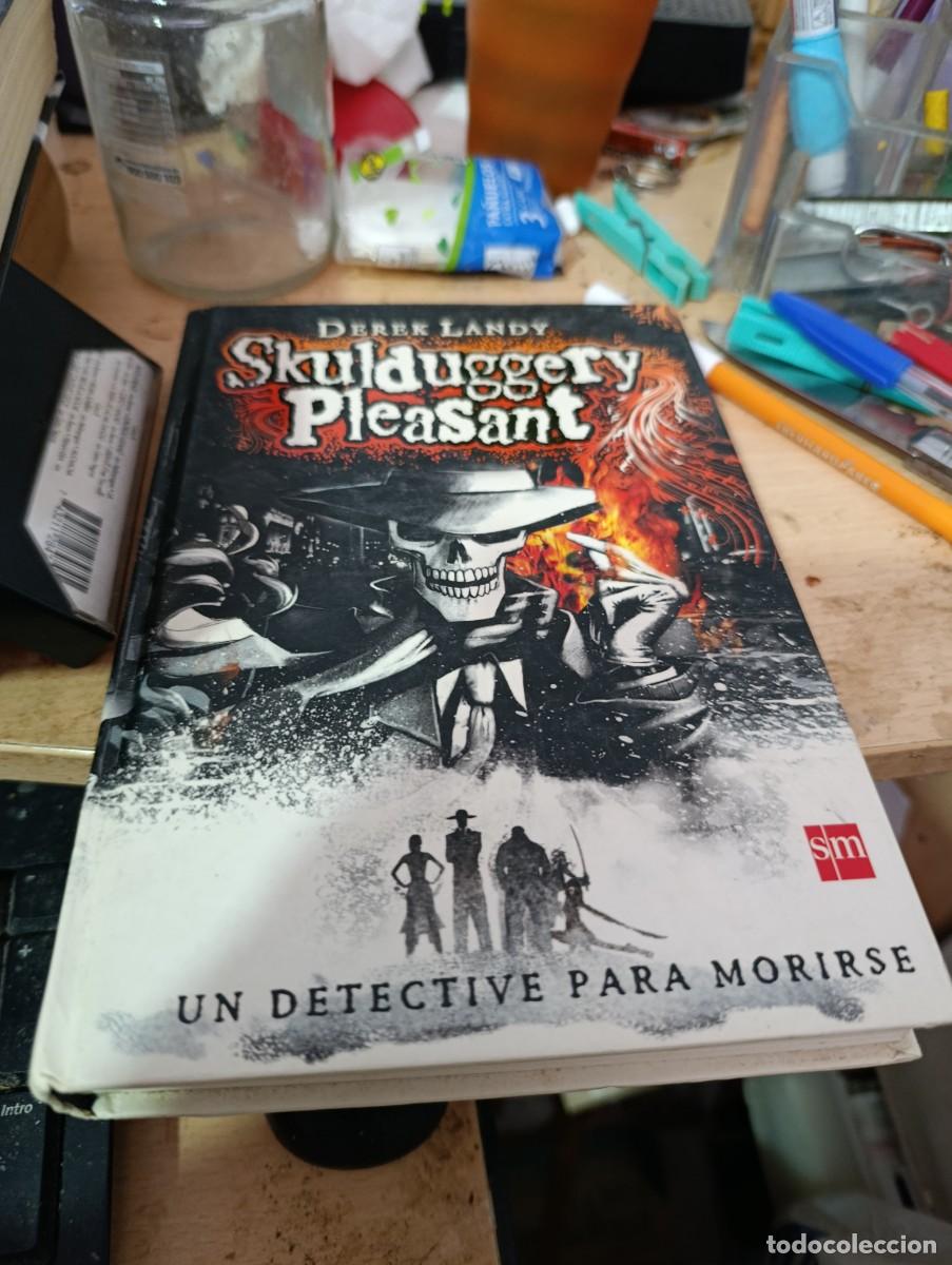 Libros de segunda mano: SKULDUGGERY PLEASANT. UN DETECTIVE PARA MORIRSE. DERER LANDY EST32B2