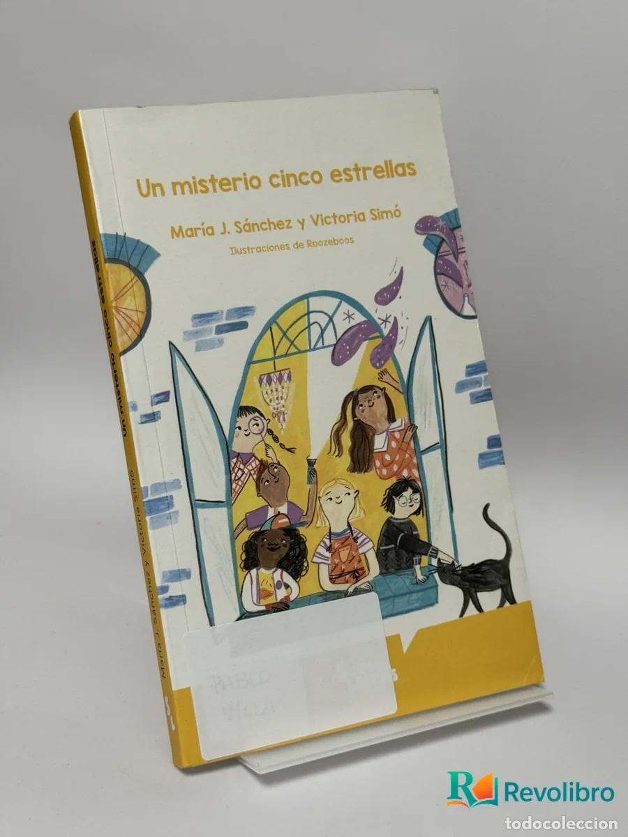 Livres d'occasion: Un misterio cinco estrellas - Mar&iacute;a J. S&aacute;nchez y Victoria Sim&oacute;