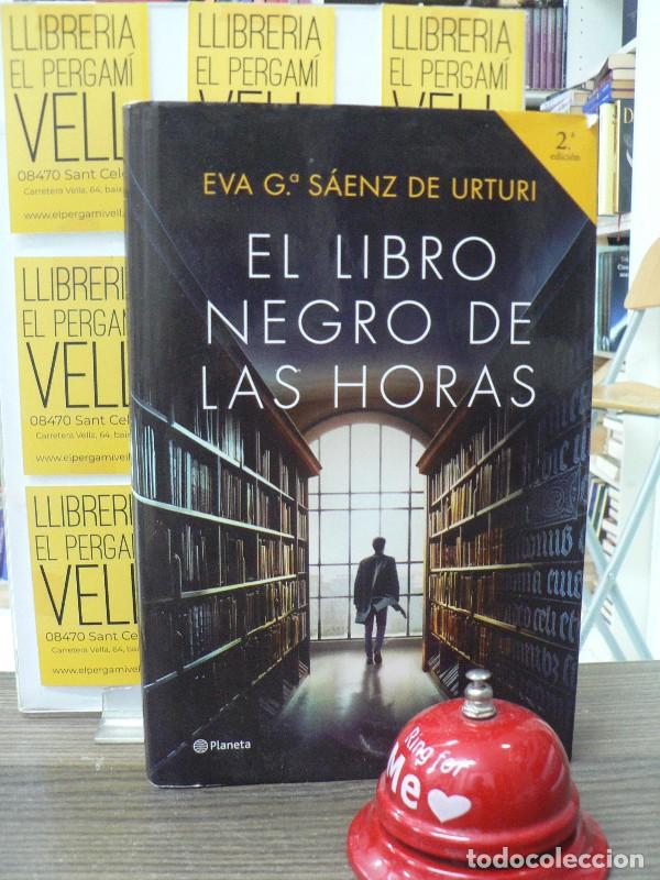 Libros de segunda mano: El Libro Negro de las Horas: Serie Kraken - Eva Garc&iacute;a S&aacute;enz de Urturi - Editorial Planeta - 08