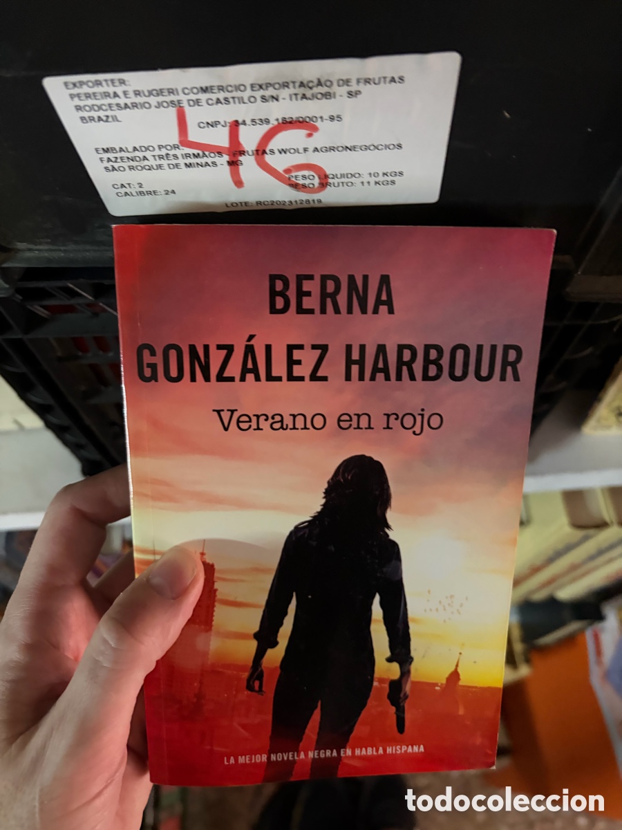 Libros de segunda mano: Caja46 BERNA GONZ&Aacute;LEZ HARBOUR Verano en rojo, novela negra