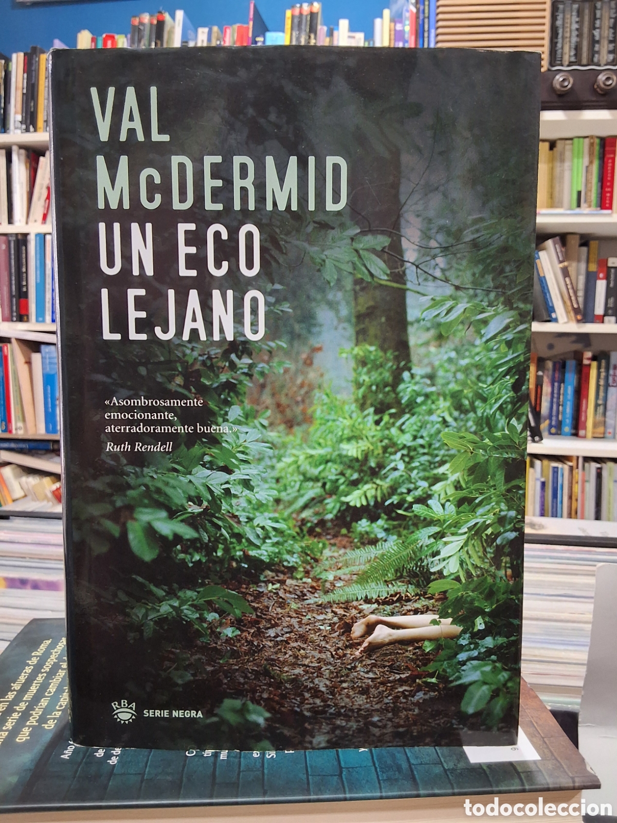 Libros de segunda mano: UN ECO LEJANO - VAL McDERMID - ENV&Iacute;O DESDE 2,50 &euro;