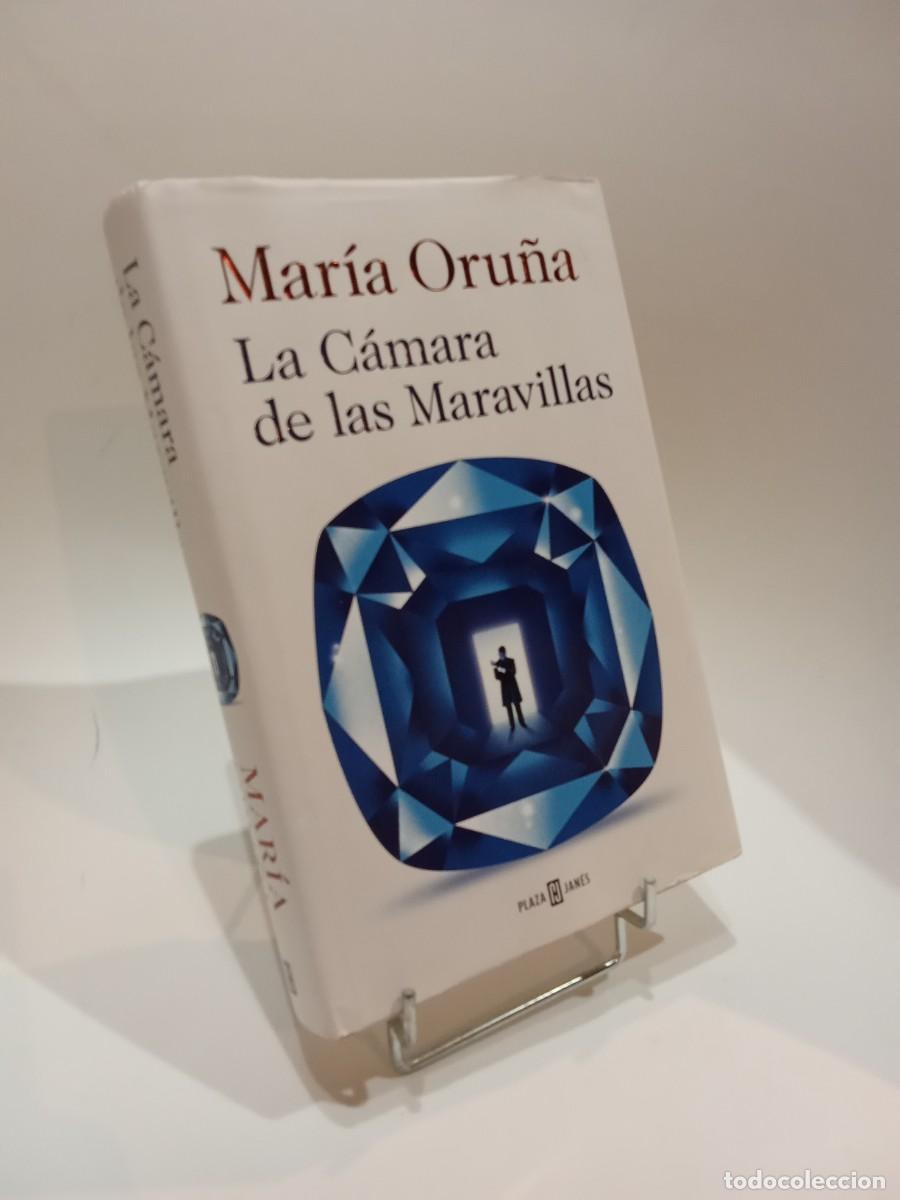 Libros de segunda mano: Mar&iacute;a Oru&ntilde;a. La c&aacute;mara de las maravillas