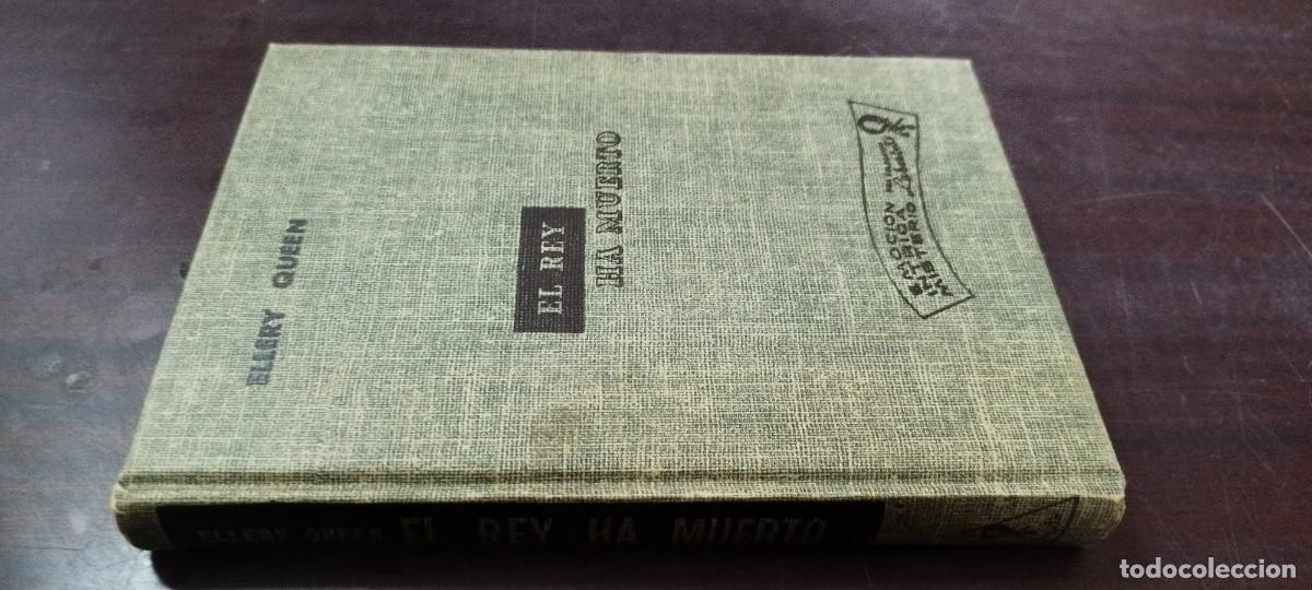 Libros de segunda mano: EL REY HA MUERTO / ELLERY QUEEN / Z505 CUMBRE-LABERINTO, EMOCION INTRIGA MISTERIO - MEXICO