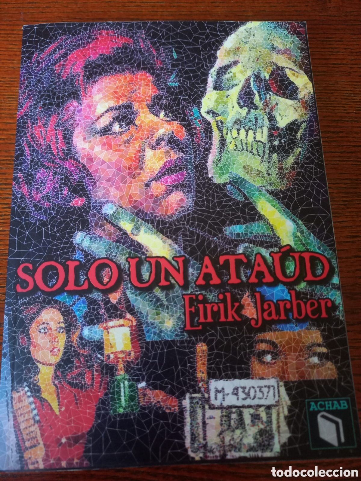 Libros de segunda mano: Solo un ata&uacute;d Eirik Jarber ACHAB Bolsilibros