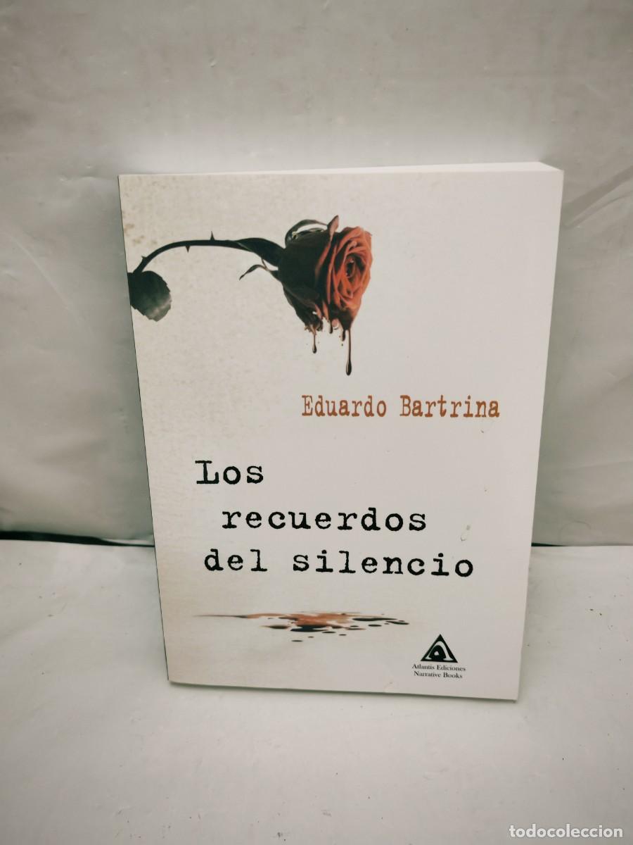 Gebrauchte B&uuml;cher: Los recuerdos del silencio (Dedicatoria y firma aut&oacute;grafa de autor, Primera edici&oacute;n)