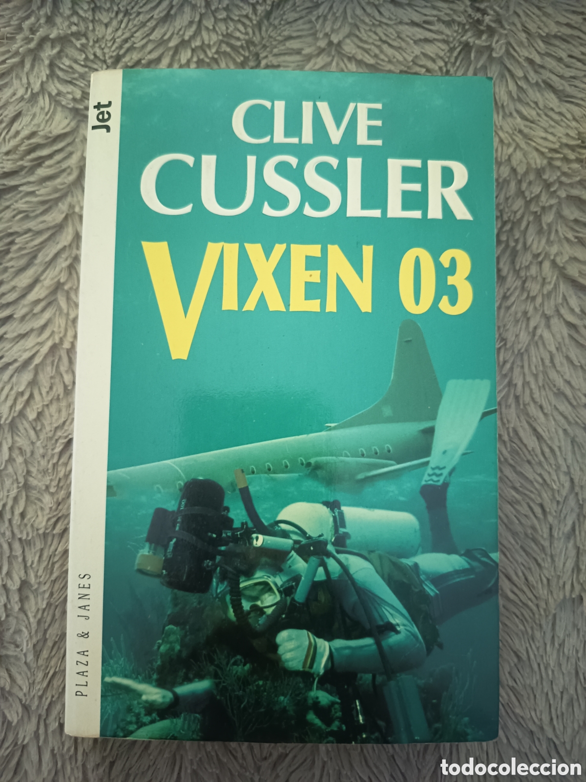 Second hand books: Vixen 03 Clive Cussler