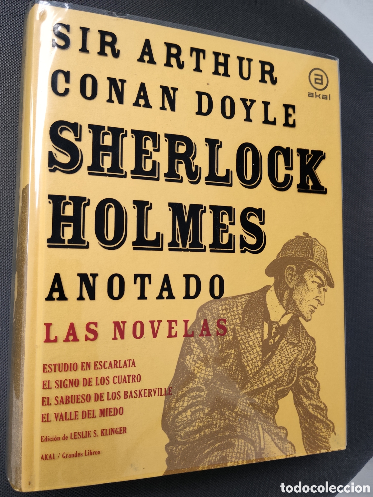 Libros de segunda mano: SHERLOCK HOLMES ANOTADO LAS NOVELAS ARTHUR CONAN DOYLE ED. AKAL 2009