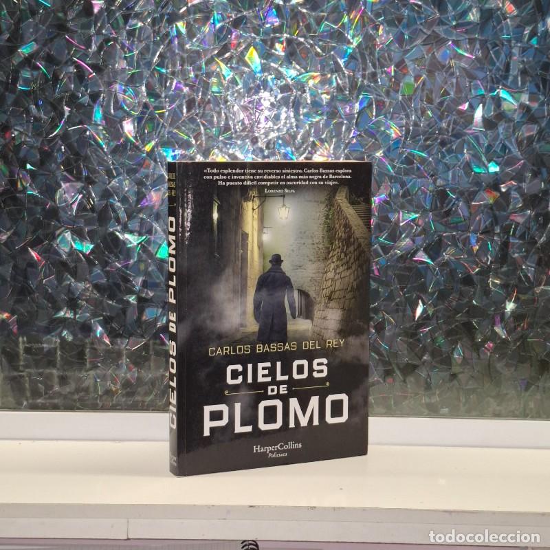 Libros de segunda mano: Cielos de Plomo - Carlos Bassas del Rey - HarperCollins - Policiaca