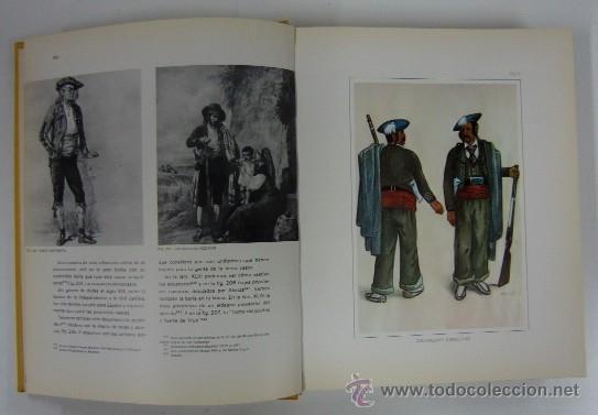 Libros de segunda mano: VASCOS Y TRAJES - DOS TOMOS - Foto 10