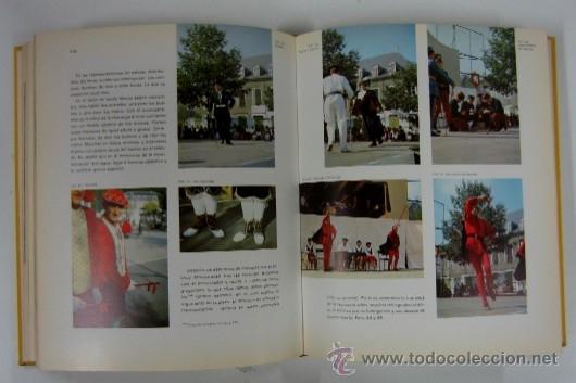 Libros de segunda mano: VASCOS Y TRAJES - DOS TOMOS - Foto 13