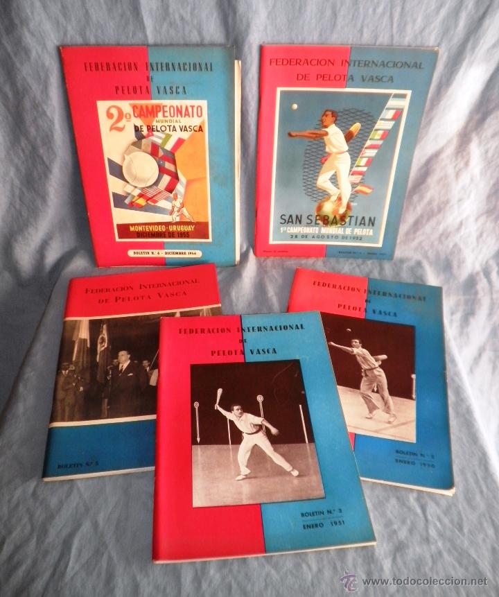 Libros de segunda mano: FEDERACION INTERNACIONAL DE PELOTA VASCA - 5 NUMEROS  A&Ntilde;OS 1950-56 - MUY ILUSTRADOS.