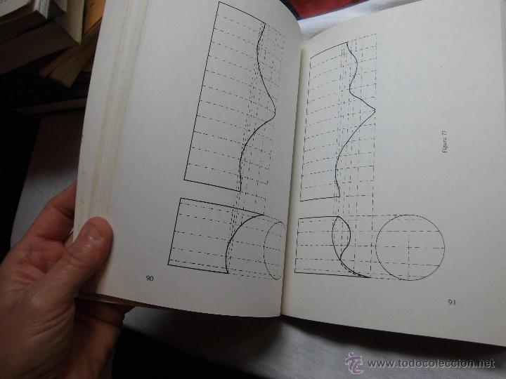Libros de segunda mano: TRAZADO DE DESARROLLOS DE PIEZAS DE PLANCHA JOSE MANUEL SAENZ ECHEVARIA.-EDICIONES CEAC 1973 - Foto 3