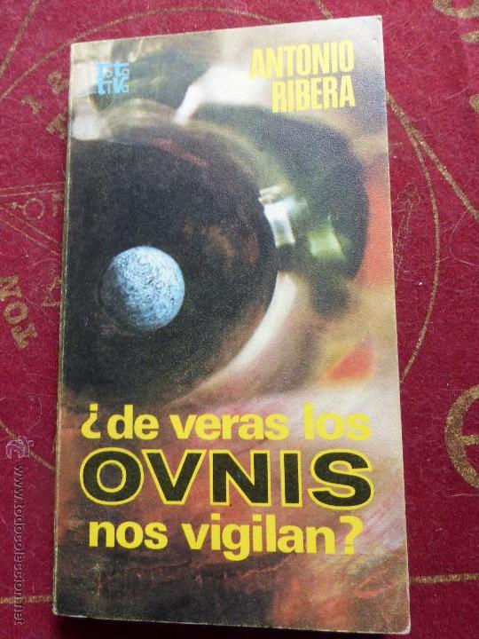 Libros de segunda mano: &iquest;De veras los ovnis nos vigilan? - Antonio Ribera - Foto 1
