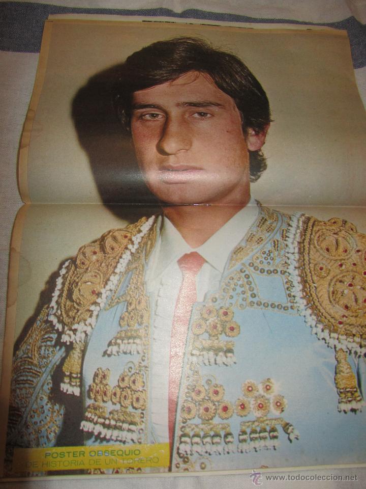 Libros de segunda mano: TORERO JULIO ROBLES LIBRO REVISTA CON POSTER A&Ntilde;O 1973 - Foto 2